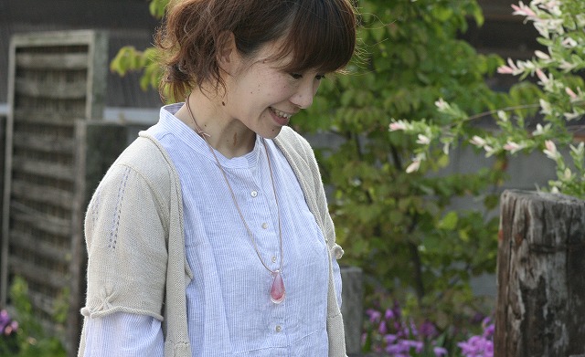 山下理恵さんのガラスのペンダント