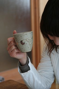 ゆうらぼ(三宅史家さん)のきのこのマグ