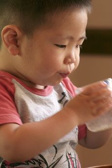 山下理恵さんの子ども用ガラスコップ